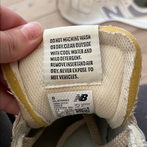 New Balance 574s - Picture 6 of 6